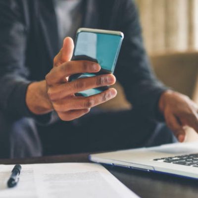 معرفی مالک گرانترین گوشی لمسی جهان معرفی مالک گرانترین گوشی لمسی جهان