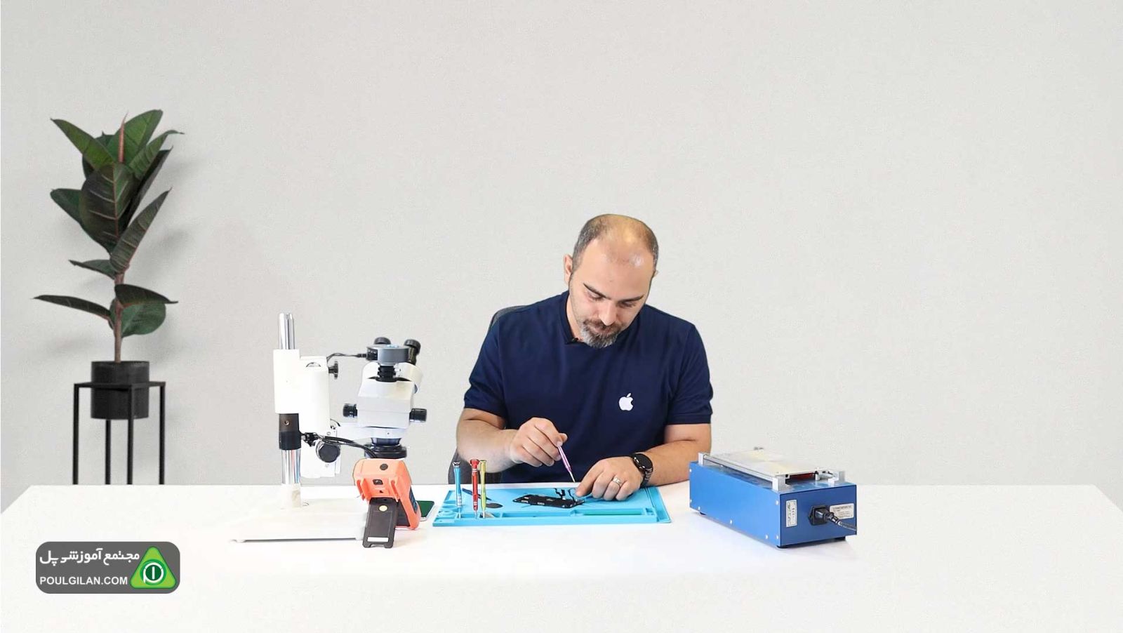 آموزش تعمیرات موبایل آیفون؛ یک قدم جلوتر از سایر تعمیرکاران آموزش تعمیرات موبایل آیفون؛ یک قدم جلوتر از سایر تعمیرکاران