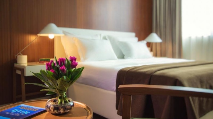 چراغ سقفی پولاکس