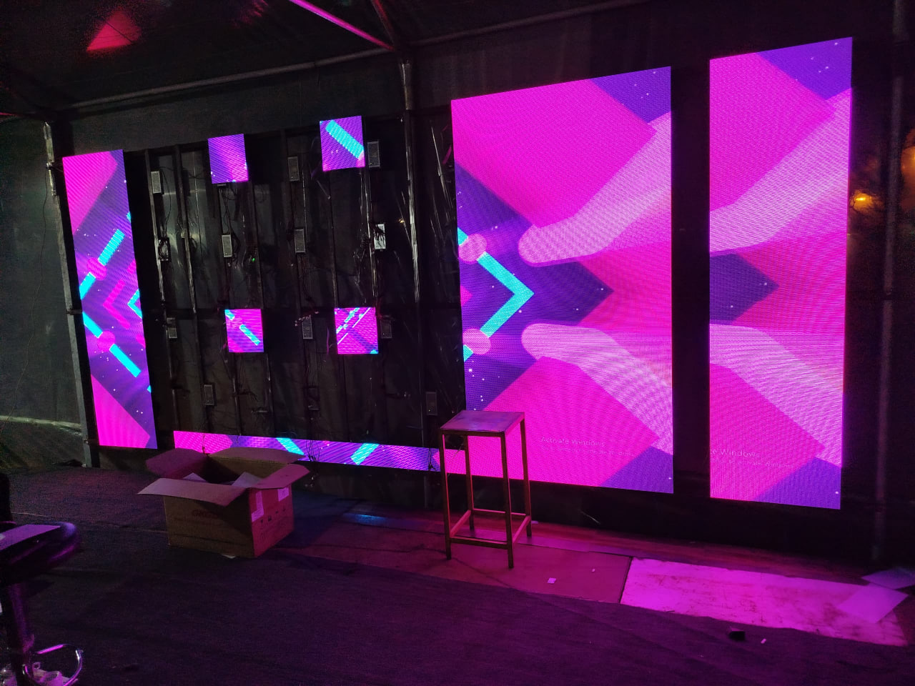 نصب تلویزیون شهری در سالن همایش مدرن