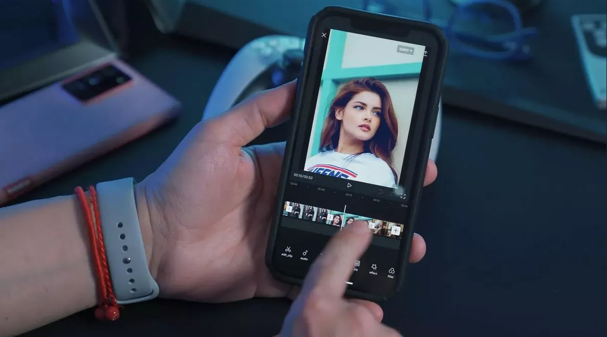 چگونه بلاگرها با موبایل تولید محتوای حرفه‌ای می‌کنند؟