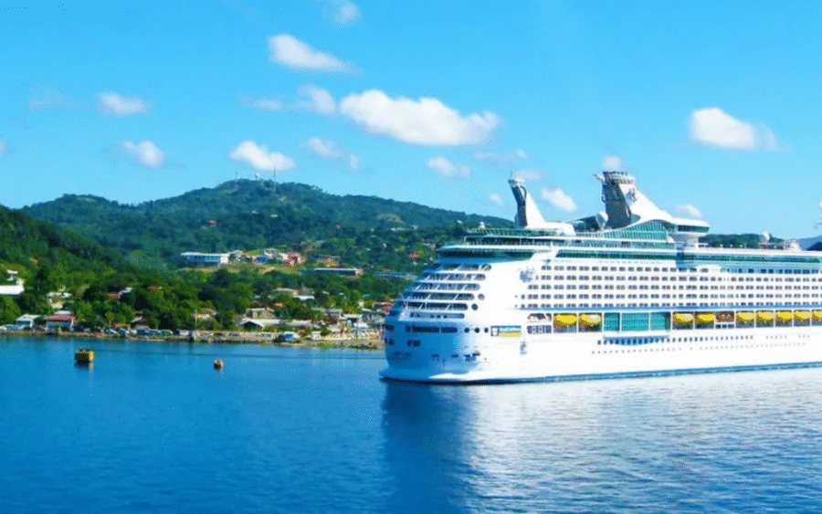 تحلیل جامع هزینه‌های سفر با کشتی کروز: انتخاب لوکس یا مقرون‌به‌صرفه؟