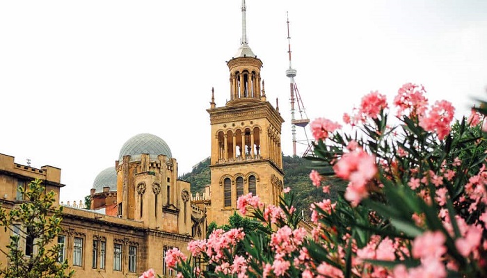 تأثیر بادهای بهاری بر هوای تفلیس