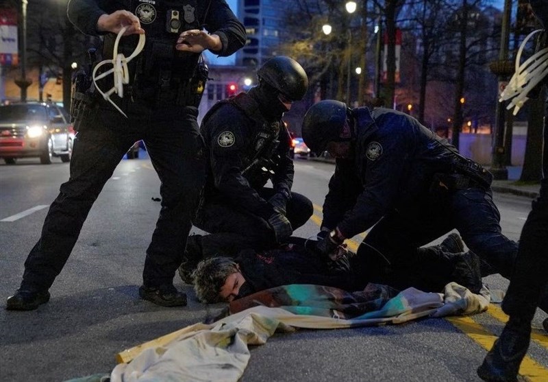 آمار وحشتناک حقوق بشر آمریکایی فقط در یکسال؛ پلیس فقط 2روز آدم نکشت! آمار وحشتناک حقوق بشر آمریکایی فقط در یکسال؛ پلیس فقط 2روز آدم نکشت!