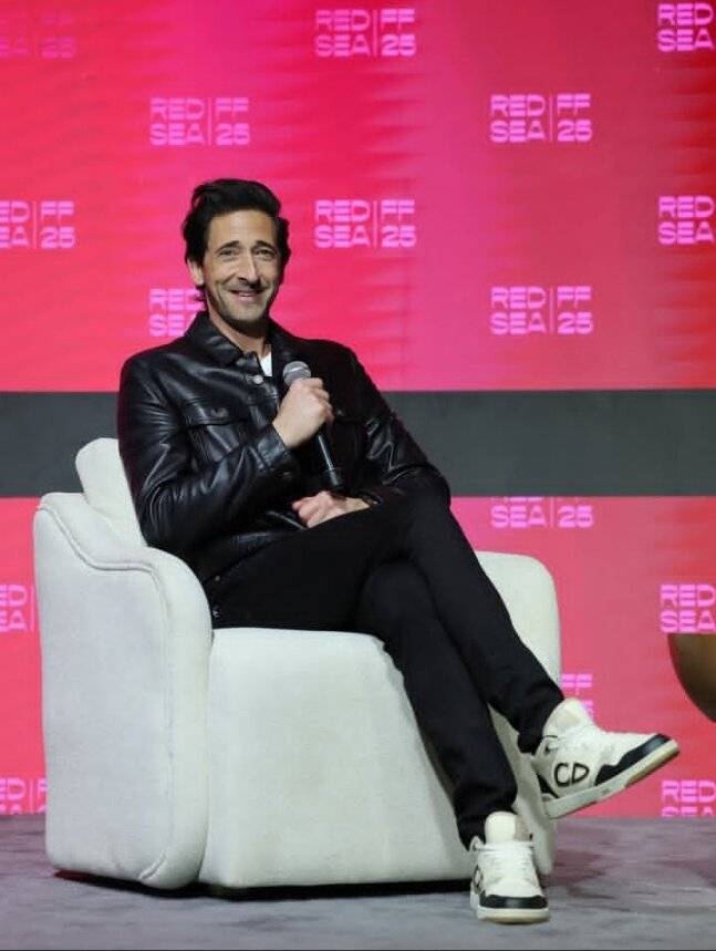 از جانی دپ تا آنتونی هاپکینز؛ چرا ستارهها این روزها راه جده را در پیش گرفتهاند؟ از جانی دپ تا آنتونی هاپکینز؛ چرا ستارهها این روزها راه جده را در پیش گرفتهاند؟