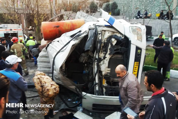 جان فشان: یک کشته و ۹ دستگاه خودرو تصادفی در حادثه خروجی لاله تبریز