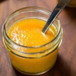  سس هلو خانگی ؛ شفاف، خوش طعم و مناسب برای سرو انواع دسر