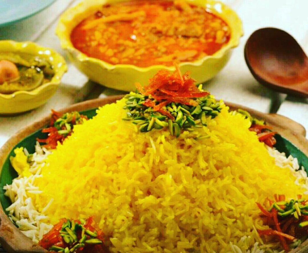 شکرپلوی شیرازی؛ عطرِ طلایی زعفران در شب یلدا شکرپلوی شیرازی؛ عطرِ طلایی زعفران در شب یلدا