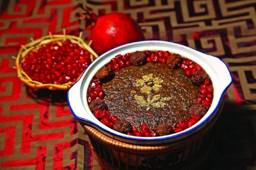 طـرز تهیه آش انار ساده | نکات طلایی برای خوشمزه شدن آش انار ؛ از کجا بفهمیم غلظت آش خوب شده است؟