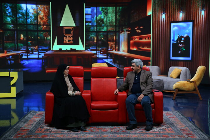 «عزیز» به «کافه مستند» می‌آید