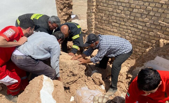 ملکی: همه حادثه‌دیدگان ریزش ساختمان مسکونی در یافت‌آباد نجات یافتند