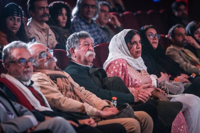 نکوداشت مستندساز عاشق ایران برگزار شد/ اهدای نشان فیروزه سینماحقیقت به فرهاد ورهرام