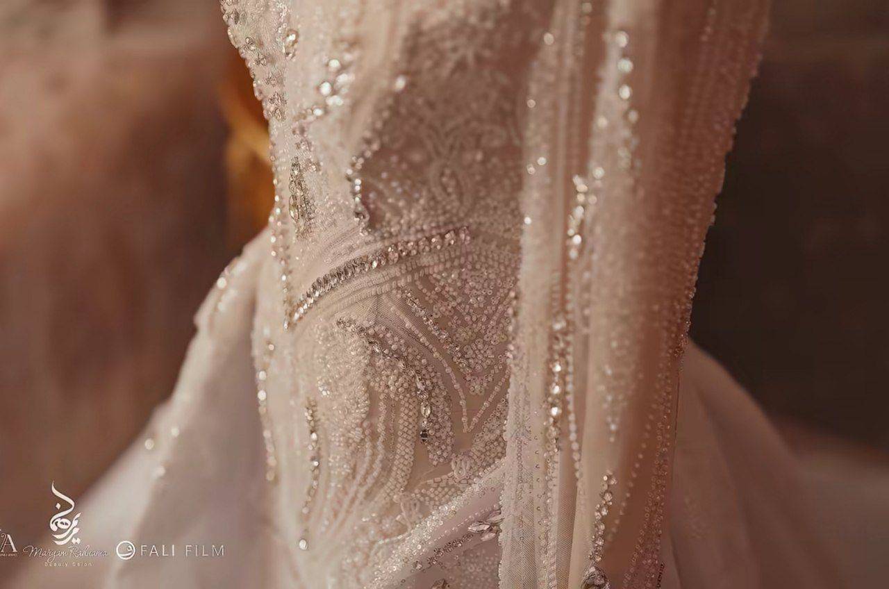 نگاهی به لباس عروس مریم مومن / خانم بازیگر با لباس عروس ترند سلطنتی درخشید + عکس