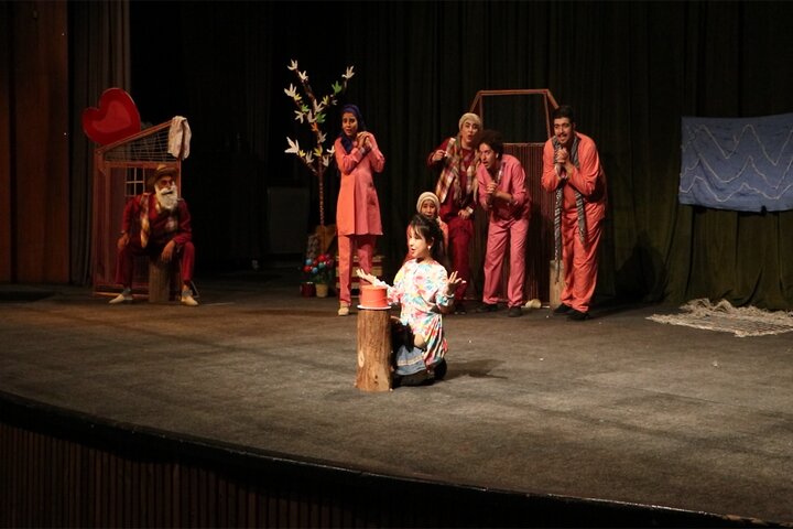 کودک با خیال و فانتزی زندگی میکند؛ نمایشهای نوجوانانه فقیر هستند کودک با خیال و فانتزی زندگی میکند؛ نمایشهای نوجوانانه فقیر هستند