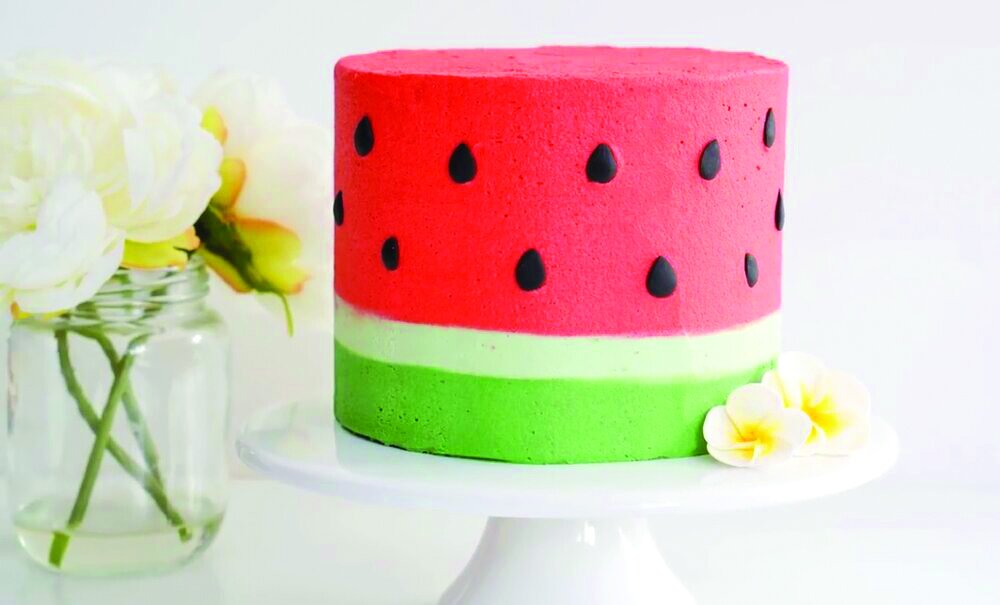 کیک هندوانه ای در قابلمه + آسان‌ترین روش تهیه | قشنگ ترین کیک شب یلدا را بدون فر درست کنید