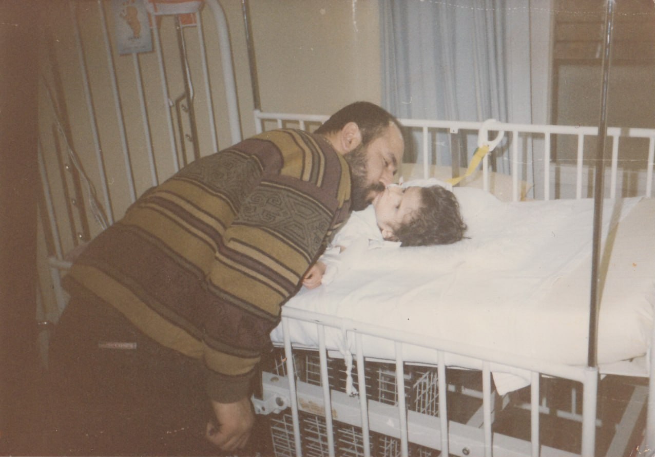 لالایی برای تابوت؛ مادری که جسد دختر معلولش را از آلمان‌ تحویل گرفت