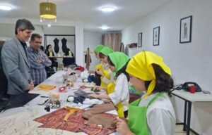 ایزدی: مهارت‌آموزی هنری با حفظ اصالت فرهنگی همراه باشد