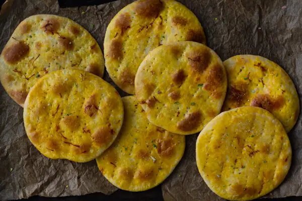 برای داشتن یک نان شیرمال با بافتی لطیف و پنبهای باید این فوت کوزه گری را بدانید برای داشتن یک نان شیرمال با بافتی لطیف و پنبهای باید این فوت کوزه گری را بدانید