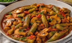 بیشتر آقایان از این سبزی متنفرند ولی ترکیبش با گوجه و قارچ سرخ شده عالی است
