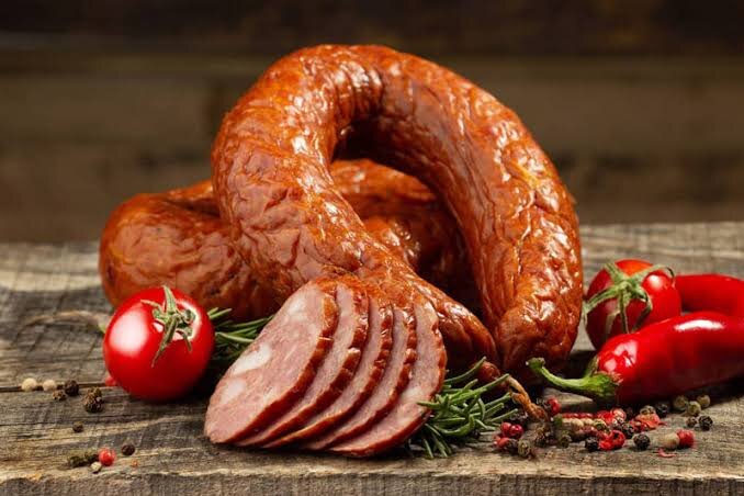 ملکه کالباس‌ها را بشناسید | طرز تهیه ۹ غذای خوشمزه با سوسیس پنیری محبوب