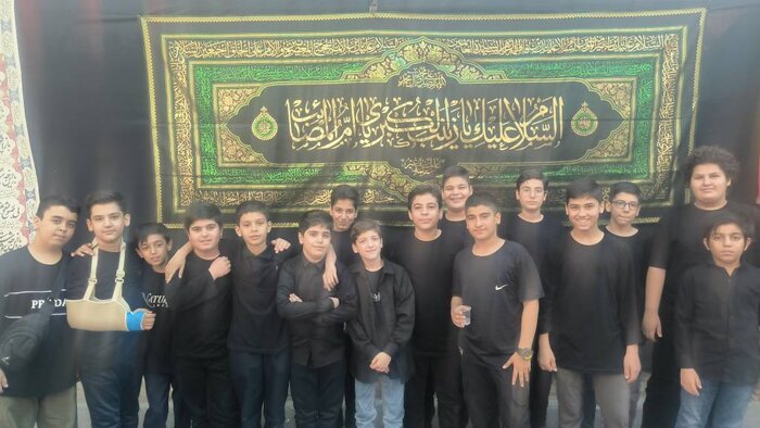 نسل زد از هیئت دور نشده، منتظر یک زبان تازه است نسل زد از هیئت دور نشده فقط منتظر یک زبان تازه است