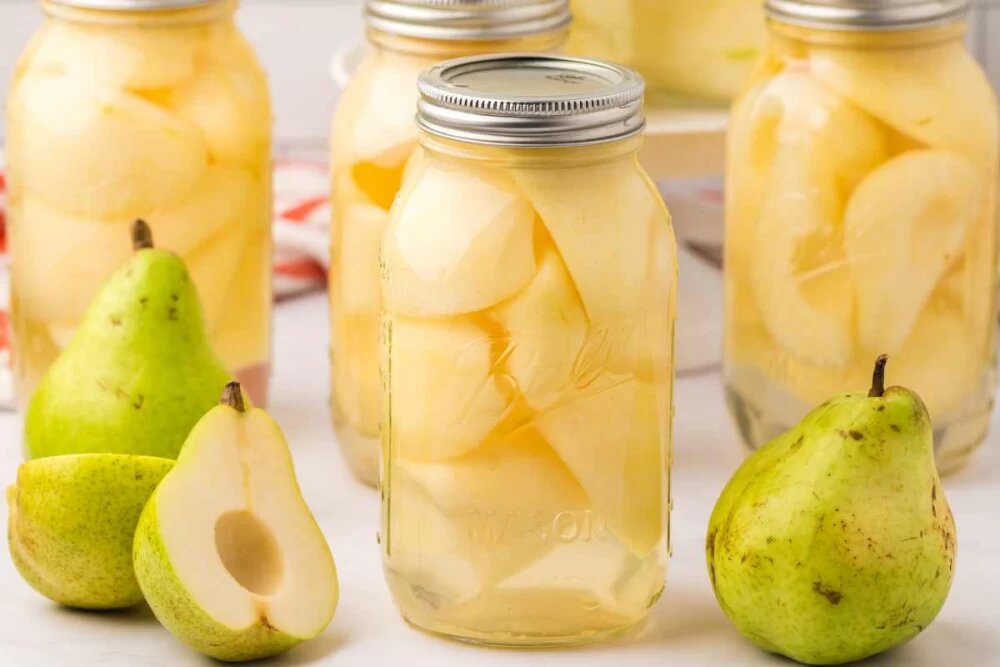 ترشی گلابی خانگی؛ چاشنی متفاوت و خوش‌طعم برای کنار غذا + طرز تهیه