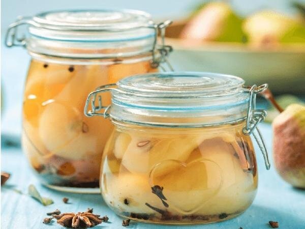 ترشی گلابی خانگی؛ چاشنی متفاوت و خوش‌طعم برای کنار غذا + طرز تهیه
