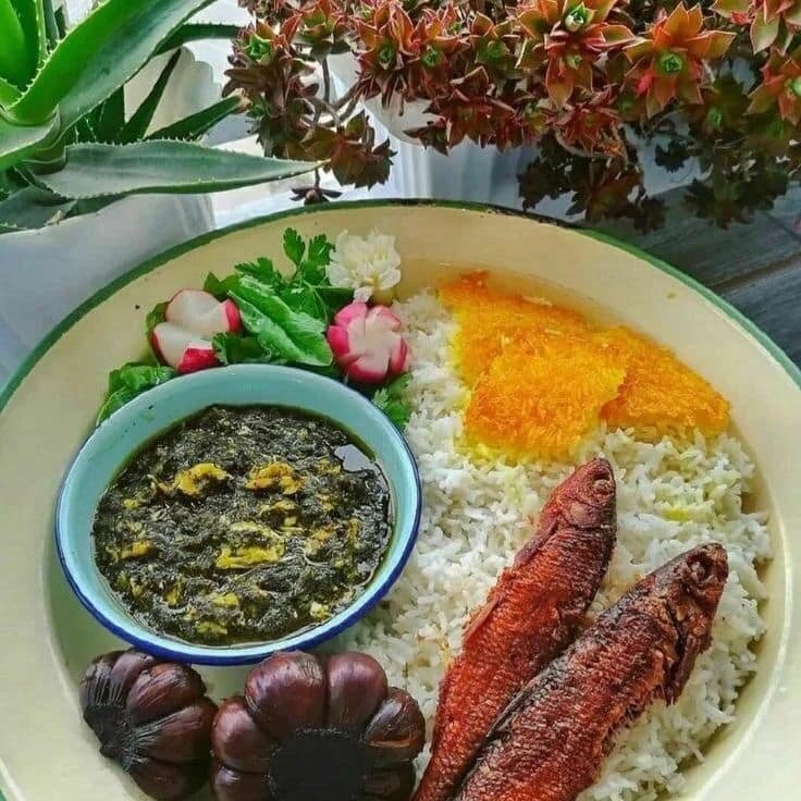 خورشت تُرشِ تَره با ماهی کولی؛ اگر سیر ترشی ندارید این غذا را درست نکنید خورشت تُرشِ تَره با ماهی کولی؛ اگر سیر ترشی ندارید این غذا را درست نکنید
