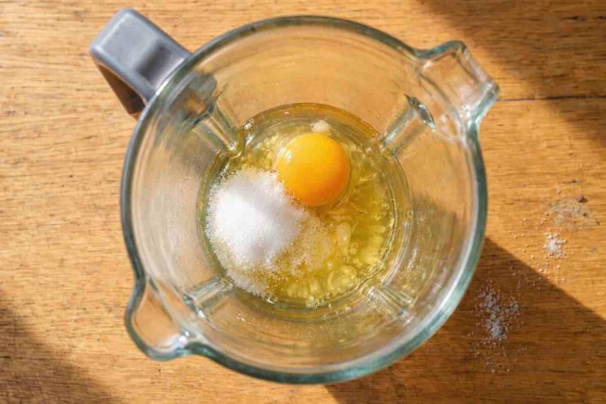 طرز تهیه سس مایونز خانگی؛ اگر سس مایونز برید و شل شد چه کنیم؟ | برای غلیظ شدن سس مایونز چه باید کرد؟