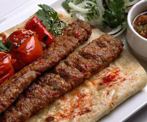 آیا می‌دانستید با دل مرغ هم می‌شود کباب کوبیده درست کرد؟