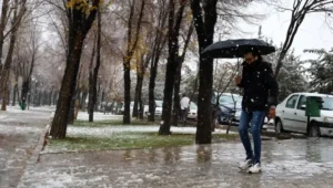 احتمال رگبار پراکنده در این استان‌ها / آخر هفته هوای تهران تغییر می‌کند؟