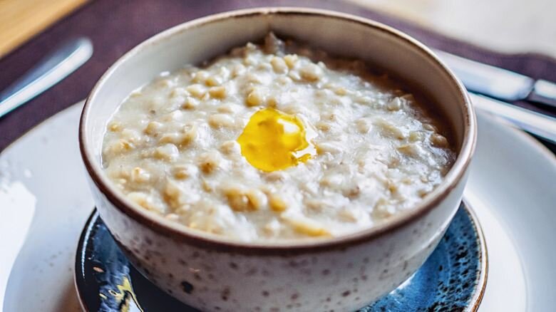 این غذای اصیل جنوبی خوراک صبح جمعه است این غذای اصیل جنوبی خوراک صبح جمعه است