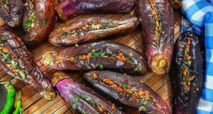 طرز تهیه ترشی بادمجان بوشهری؛ ترشی تند و ملس جنوبی با تمر هندی