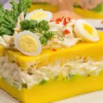 کائوسا رِیِنا؛ ترکیب پوره سیب‌زمینی با آب‌لیموی تازه و فلفل آخی آمارِیو