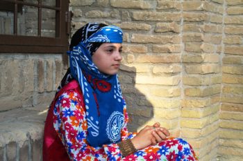 گُلوَنی؛ سربندی که از شادی تا سوگ، قصه فرهنگ و هویت لُرها را روایت می‌کند